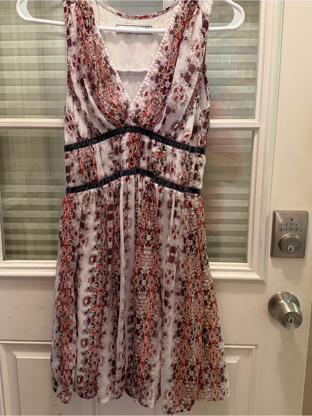 Abercrombie Sleeveless V-Neck Printed Summer Dress in White and Rust-XS